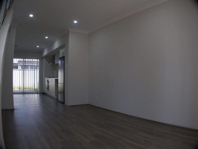 Upmarket 2 Storey Apartment in the Heart of Banksia Grove