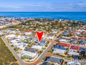 Upmarket Beachside Family Home with a Great Floorplan & Fruit Treed Garden