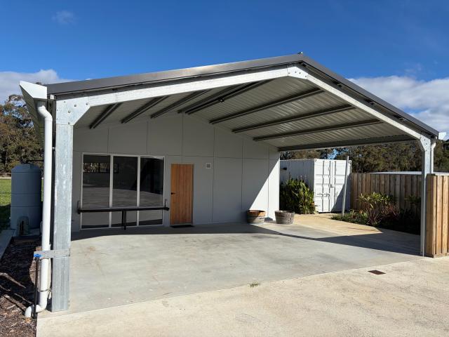 Upmarket Modern Studio