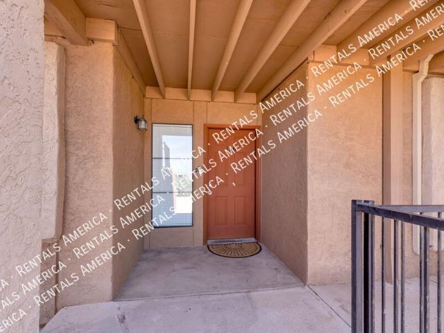 Cute, Clean, Updated Oro Valley Condo!