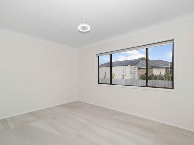 UPDATED, AIR CONDITIONED LOW MAINTENANCE HOME IN CONVENIENT ADAMSTOWN LOCATION