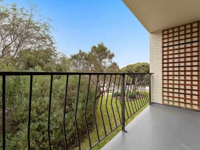 Updated Apartment Walk to Freo