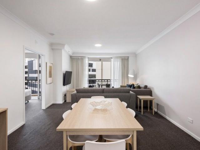 Renovated Apartment in Chevron Renaissance