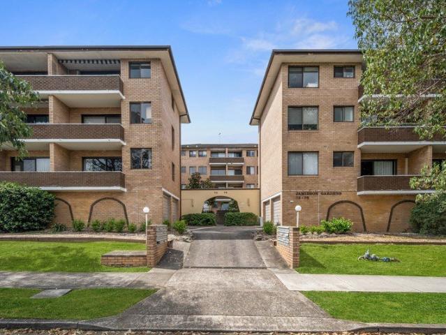 Updated Apartment in Convenient Location
