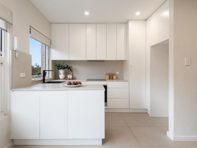 Updated Apartment Perfectly Positioned for an Enviable Bayside Lifestyle