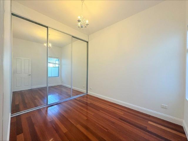 Updated Cozy 2 Bedroom Terrace + Parking!