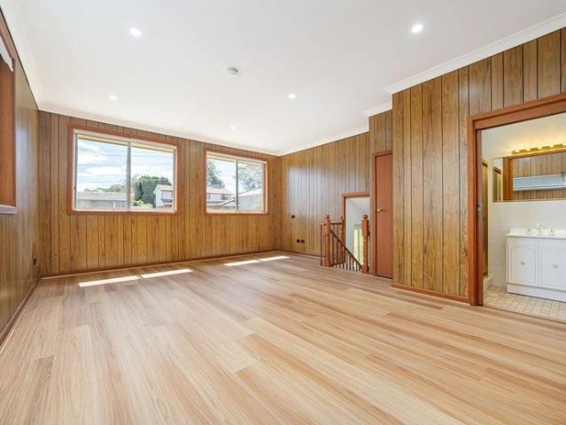 UPDATED FAMILY HAVEN WITH POOL & WINE CELLAR IN PRIME NORTHMEAD!