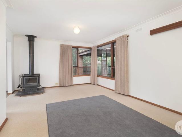 UPDATED FAMILY HOME IN PEACEFUL MOUNT HELEN.