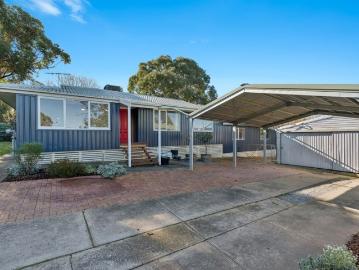 Updated family home with extensive shedding, 1,761m² allotment and self sustainable lifestyle
