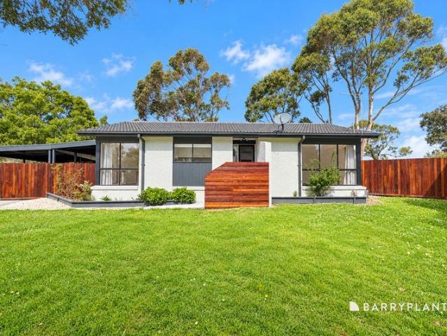 Comfortable Living with Ensuite, Spacious Outdoor Entertaining & Gated Access