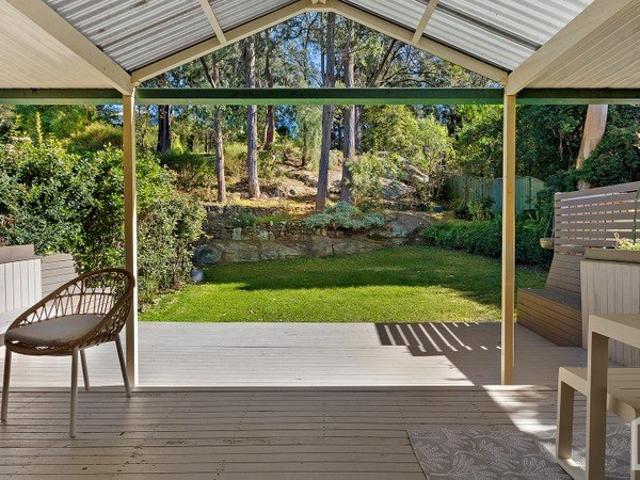 Updated Family Home with Flexible Living in Sought After Springwood Setting Open Home Saturday 3rd October, 1pm 1.20pm