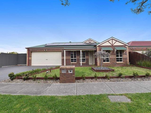 UPDATED FAMILY HOME WITH SOLAR & DRIVE THROUGH ACCESS