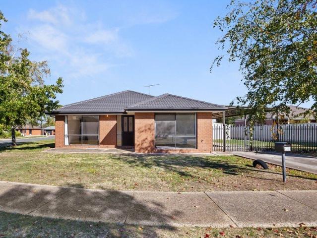 Updated Family Living in a Quiet Court Location