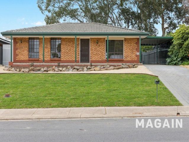 Updated Family Living in the Heart of Woodcroft