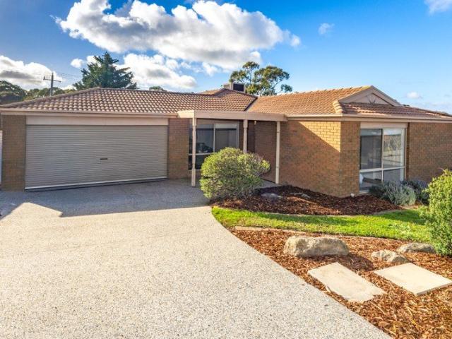 Updated Family Living on Approx. 774m² in Strathern Glen