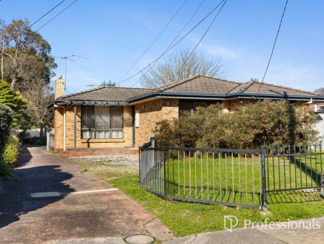 Updated Family Residence in Brentwood Secondary School Zone