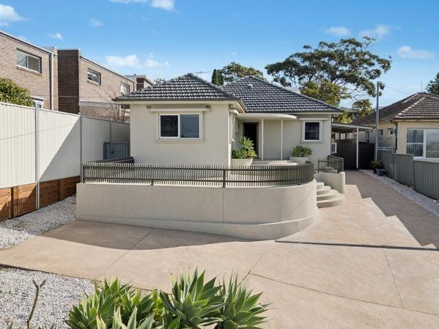 Updated family sanctuary overlooking Kogarah Bay