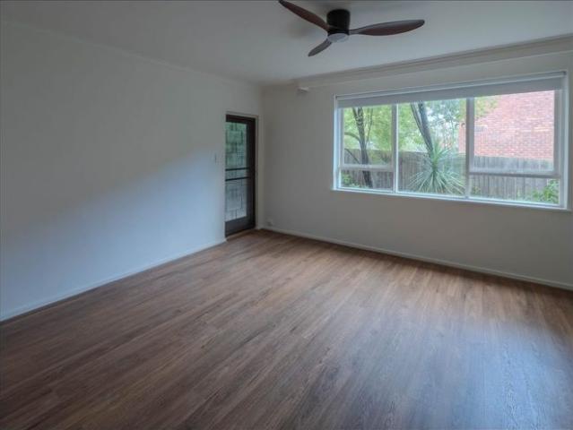 Renovated Ground Floor 2 Bedroom Apartment