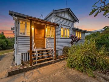 Updated Highset Home on 771m² Walk to Parks, Pools & Schools