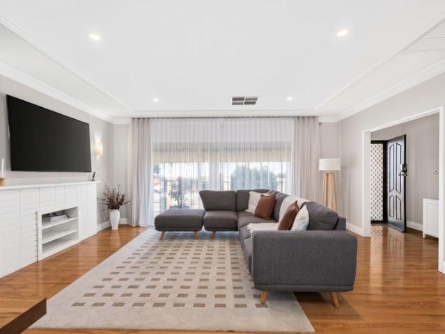 Updated Large Low Maintenance Home In Convenient Location
