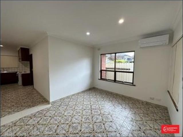 UPDATED LIGHT BRIGHT 2 BEDROOM UNIT