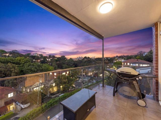Updated Lifestyle Apartment With Sweeping City Views