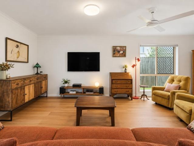 Updated, Low Maintenance Living in the Heart of Geebung!