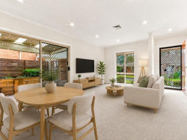 Updated, low maintenance retirement living!