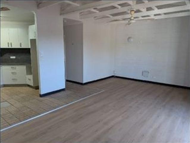 Updated two bedroom apartment | Pool, gym & tennis court | Belgian Gardens