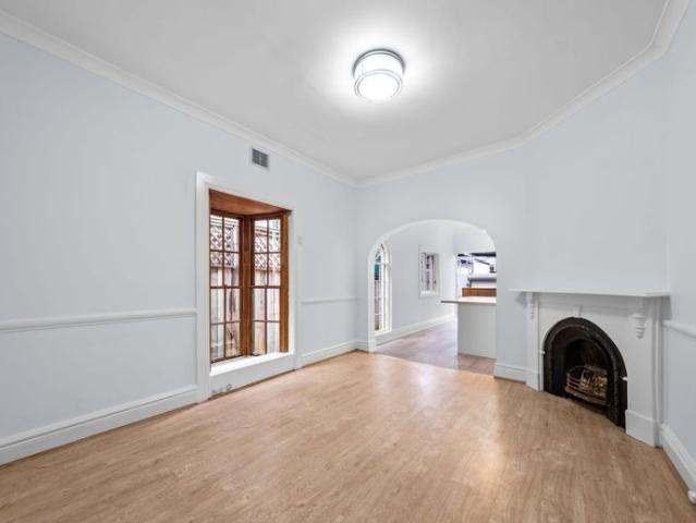 Updated Terrace With Parking In Great Parkside Location