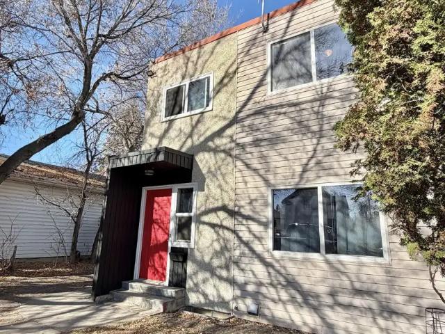 UpDated Townhouse. All3floors&Bonus room