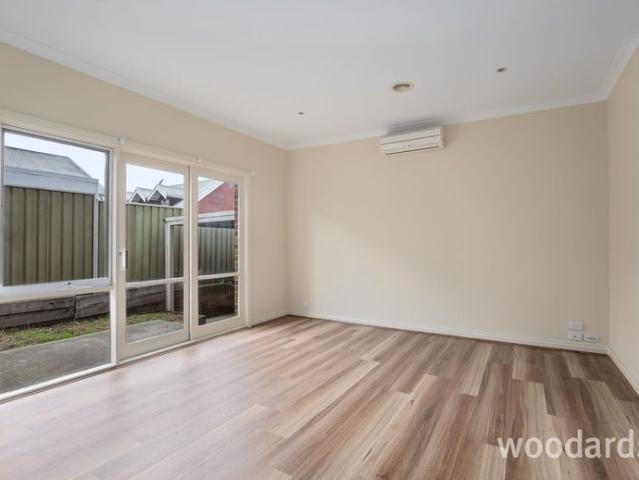 Updated townhouse in great location!