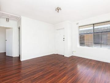 UPDATED UNIT CONVENIENT LOCATION