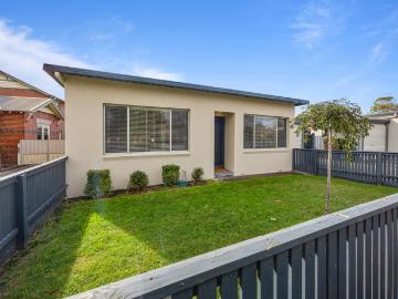 Updated Unit in Prime Wendouree Location