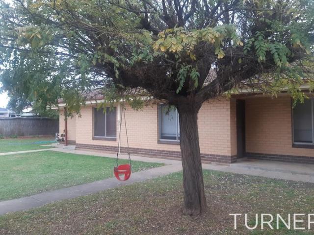 Updated Unit with 2 Spacious Bedrooms
