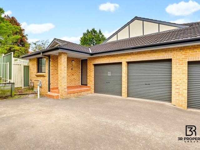 WALK TO ROOTY HILL STATION!