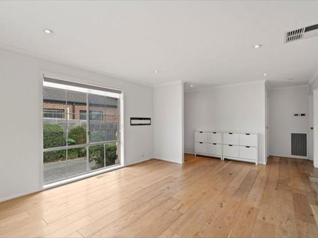 Updated Villa Unit in Top Location!
