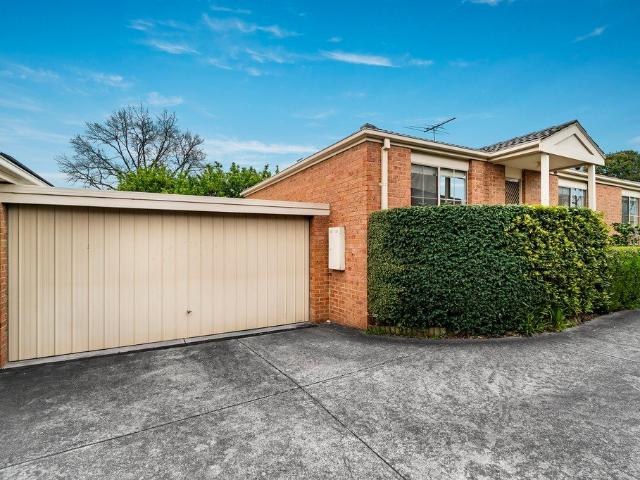 Updated Villa Unit in Top Location!