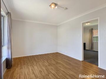 Updated 1 Bedroom Unit In Crestwood