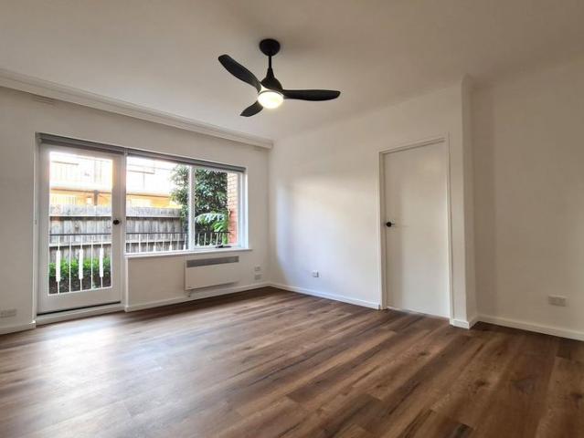 Updated 2 Bed Apartment in the Heart of Kingsville