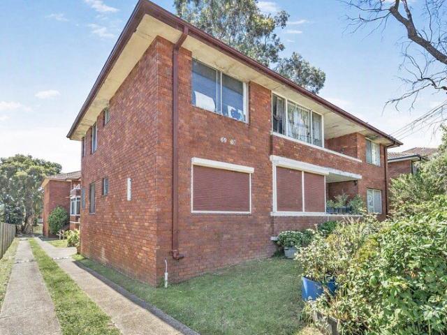 Top floor residence sitting in popular price point