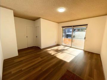 Updated 2 Bedroom unit in Kingswood