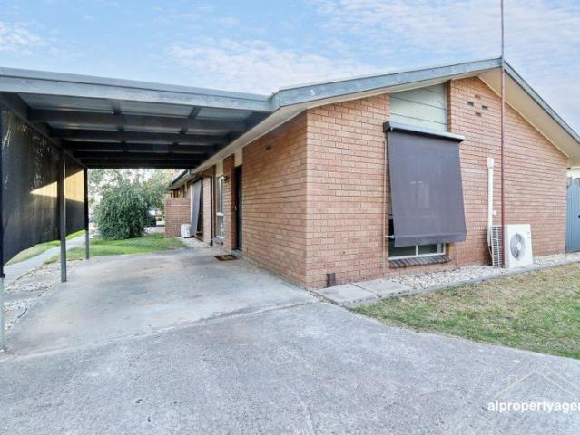 Updated 2 Bedroom Unit in Prime Location