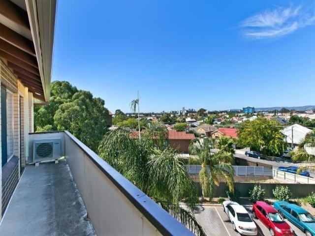 Updated 2 Bedroom with Views