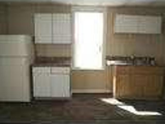 Updated 2 Bedroom Apartment in Muskegon