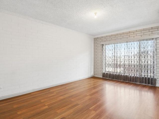 Updated 2 Bedroom First Floor Unit Ready to Move In Now!