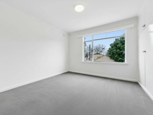 Updated 2 Bedroom Gem in Prime Armadale Location