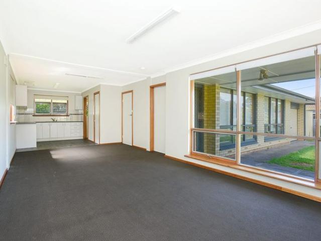 Updated 3‑Bedroom Gem in Prime Location!