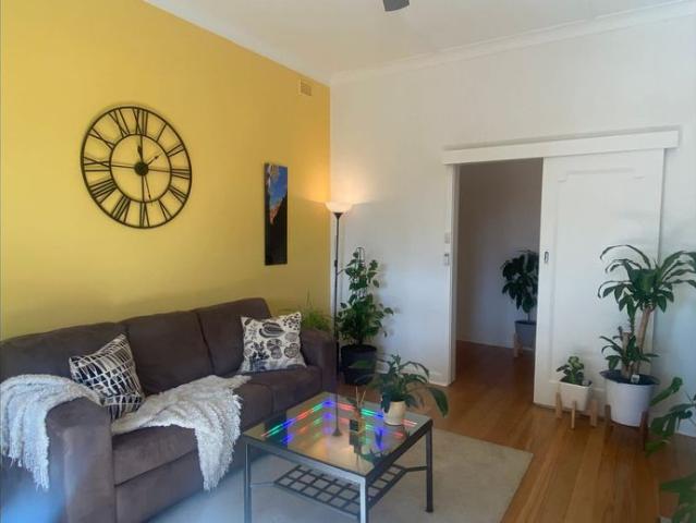 Updated 3 Bedroom Home in Largs North!