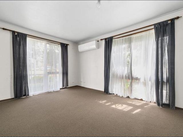 Updated ~ 4 Bdrms ~ 1 bath NEW ~ L shaped Lounge ~ New Carpet AND Large Yard